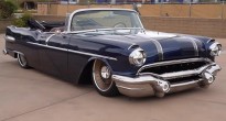 Mất tới 1 triệu USD để phục chế chiếc xe cổ Pontiac Star Chief “The Chief” 1956 với công suất hơn 900 mã lực